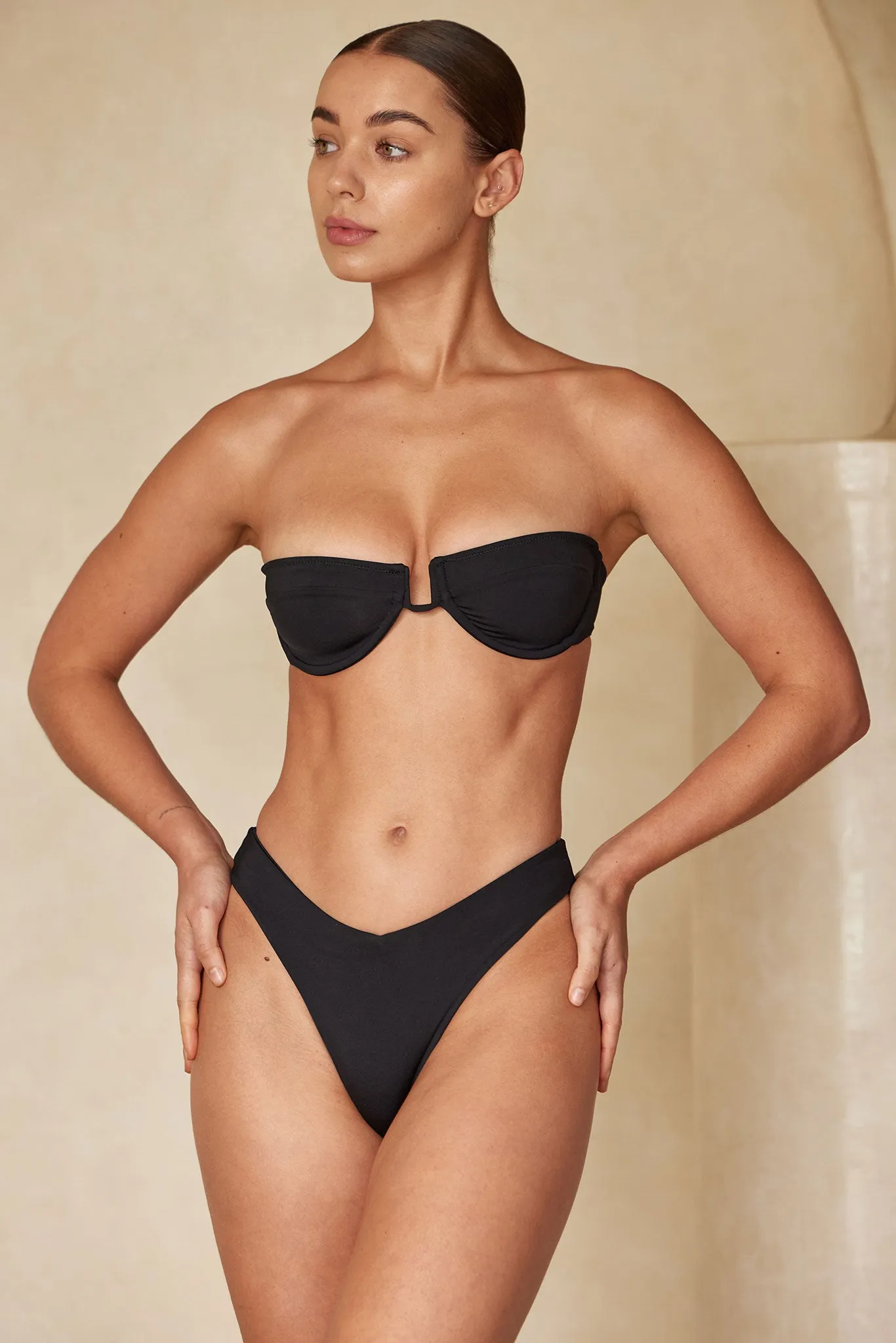 Cala Conta Top - Black Monday Swimwear